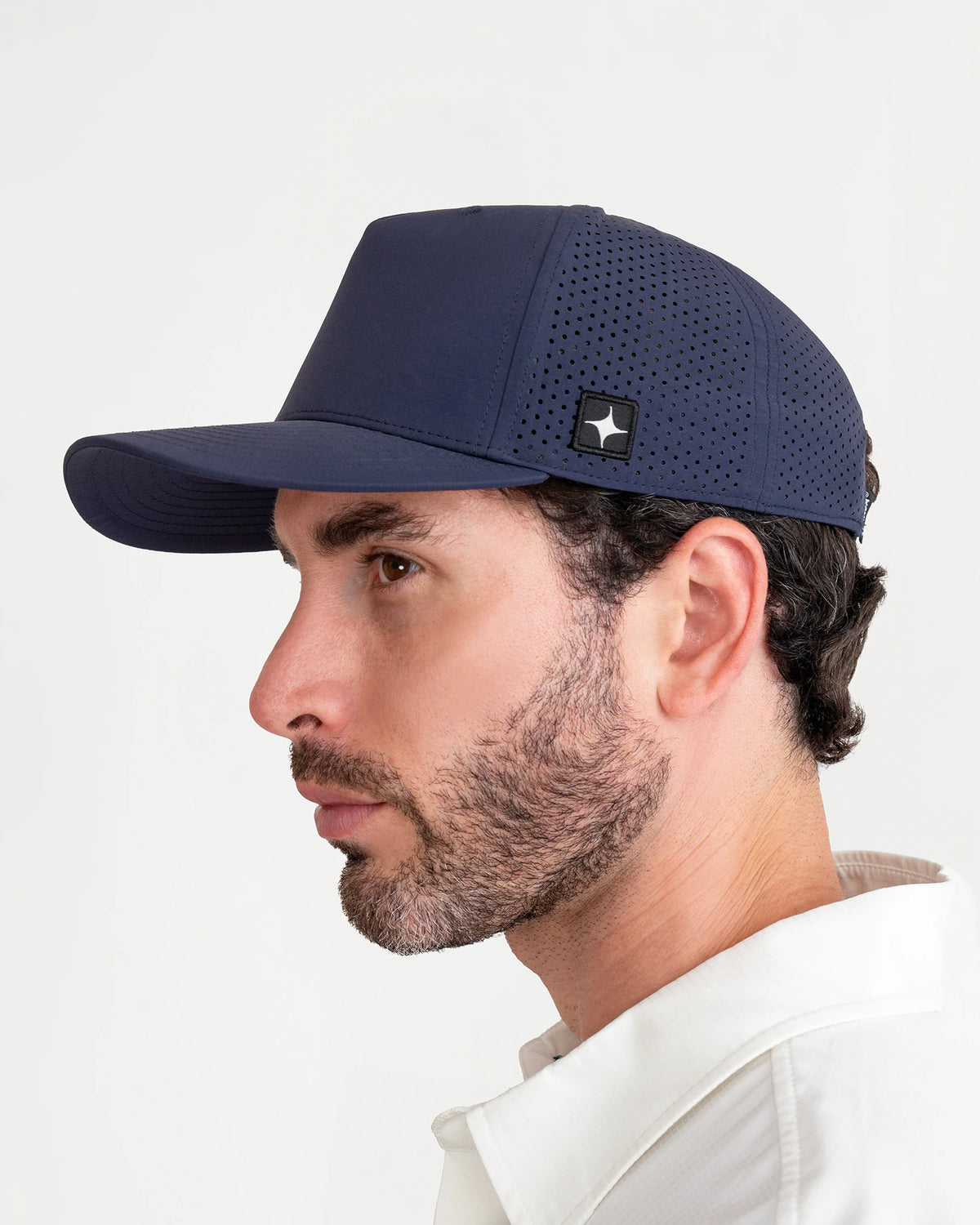 Gorra Perforada MAJA® Corp