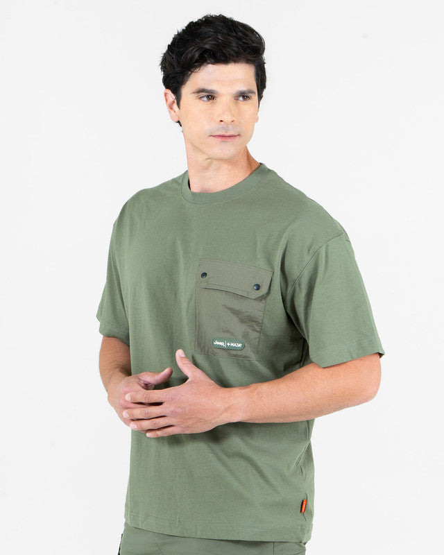 Camiseta con Bolsa JEEP® x MAJA® Liberty, Verde, vista frontal, fit Oversized, Algodón, uso versátil