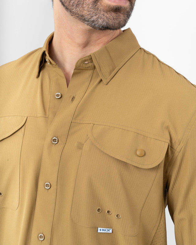 Camisa MAJA® Outdoor Signature, Brown, vista lateral, fit Relajado, Poliéster, con Tela antidesgarro, ideal para oficina