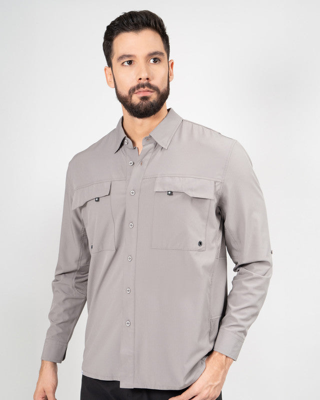 Camisa Outdoor Equipo MAJA®, Gris, vista frontal, fit Relajado, Poliéster, con Tela antidesgarro, ideal para oficina