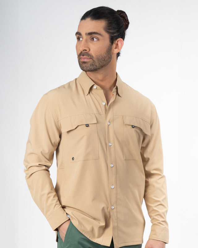 Camisa Outdoor Equipo MAJA®, Khaki, vista frontal, fit Relajado, Poliéster, con Tela antidesgarro, ideal para oficina