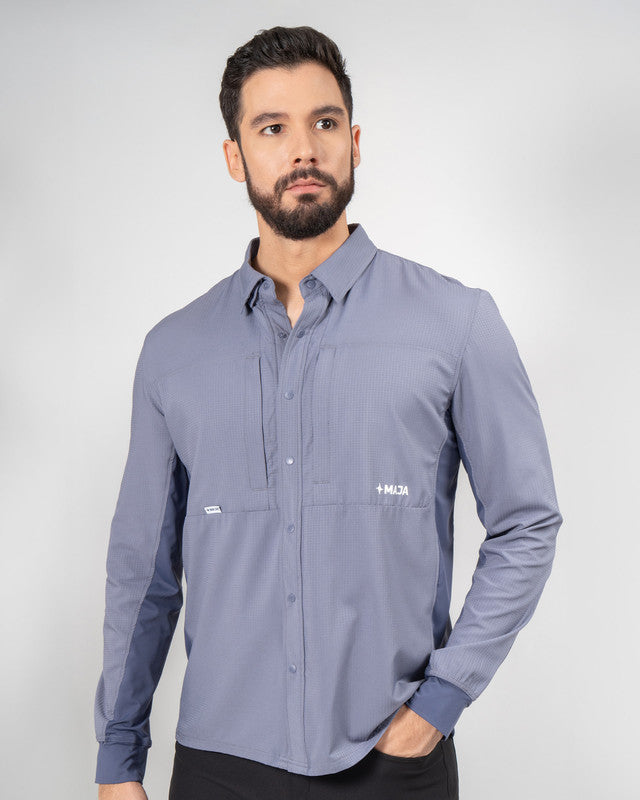 Camisa Outdoor Navío, Gris, vista frontal, fit Relajado, Poliéster, con Lavar a máquina con ciclo delicado de agua fría, ideal para oficina