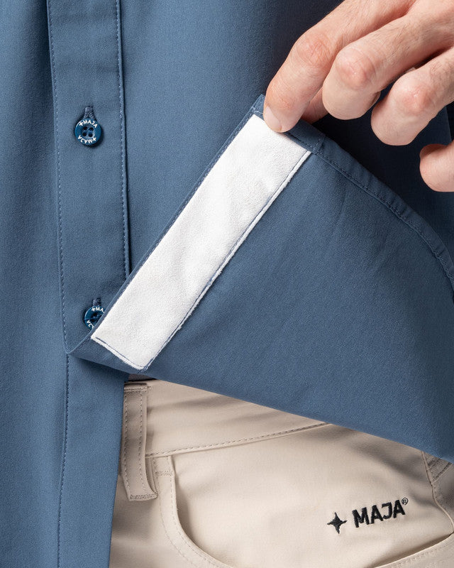 Camisa Bahía, Azul marino, detalle, fit Relajado, Poliéster, con Aberturas de ventilación, ideal para oficina