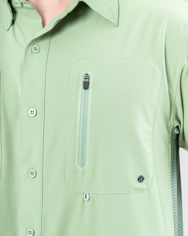 Camisa Bahía, Verde pálido, vista lateral, fit Relajado, Poliéster, con Aberturas de ventilación, ideal para oficina