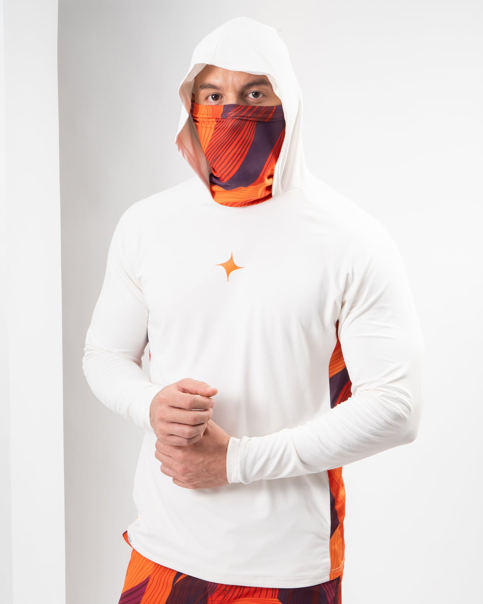 Camiseta Performance con gorro y máscara Sierra