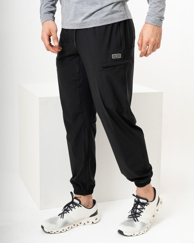 Jogger Pants MAJA® Active Sendero, Negro, vista frontal, fit Slim, Poliamida, con Tela estiramiento 4 vías, uso versátil