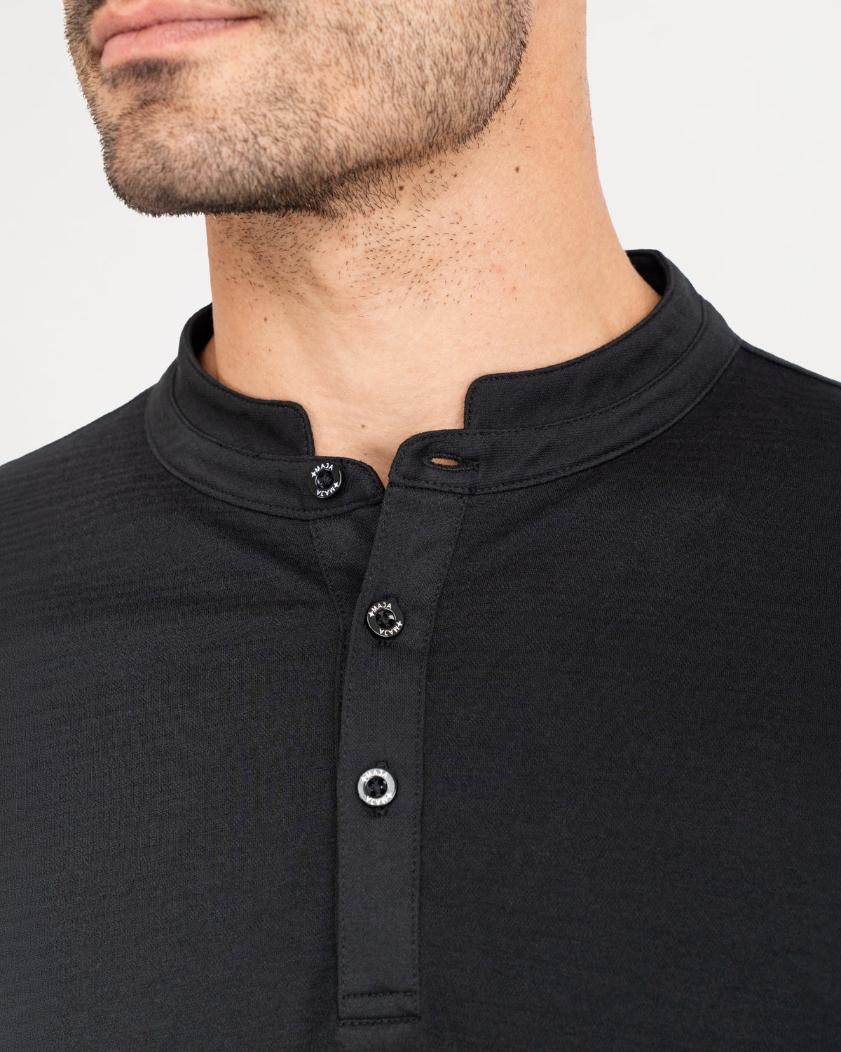 Playera Tipo Mao MAJA® Club