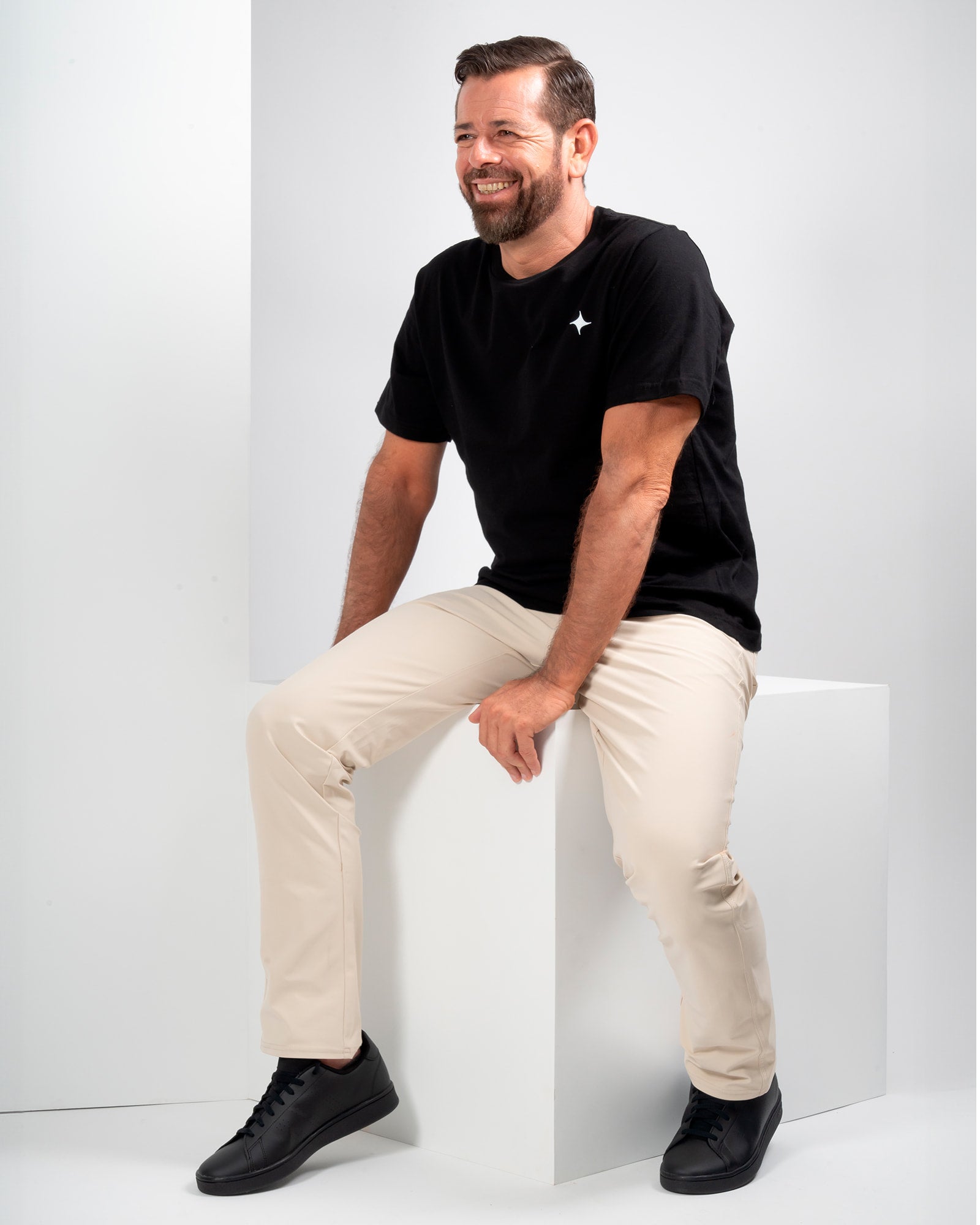 Pantalón Origen®, Khaki, detalle, fit Regular, Poliéster, con Tela estiramiento 4 vías, uso versátil