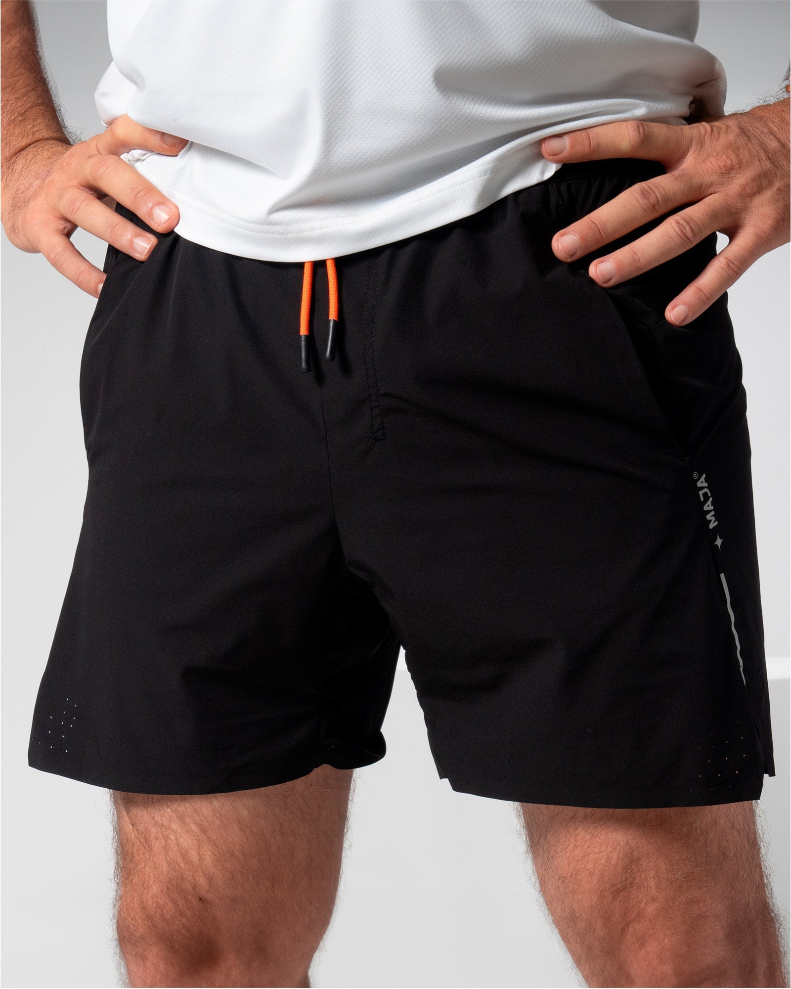 Short Running MAJA® Active, Negro, vista frontal, fit Relajado, Poliamida, con Branding con reflectivo, cómoda para entrenamiento