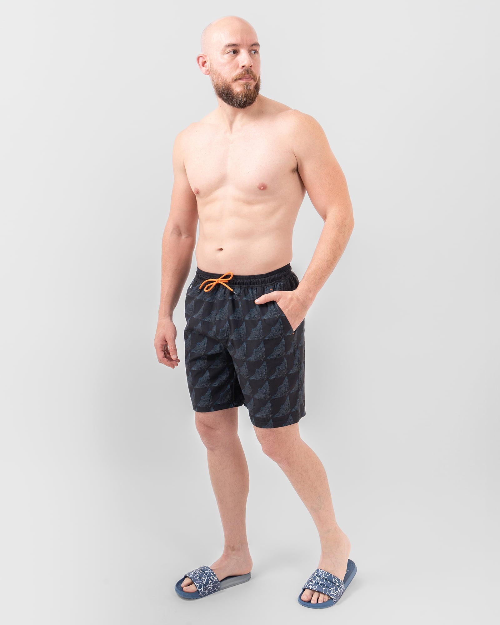 Short de Baño MAJA®, Manta Ray Pattern, detalle, fit Relajado, Poliéster, con Tela estiramiento 4 vías, uso versátil