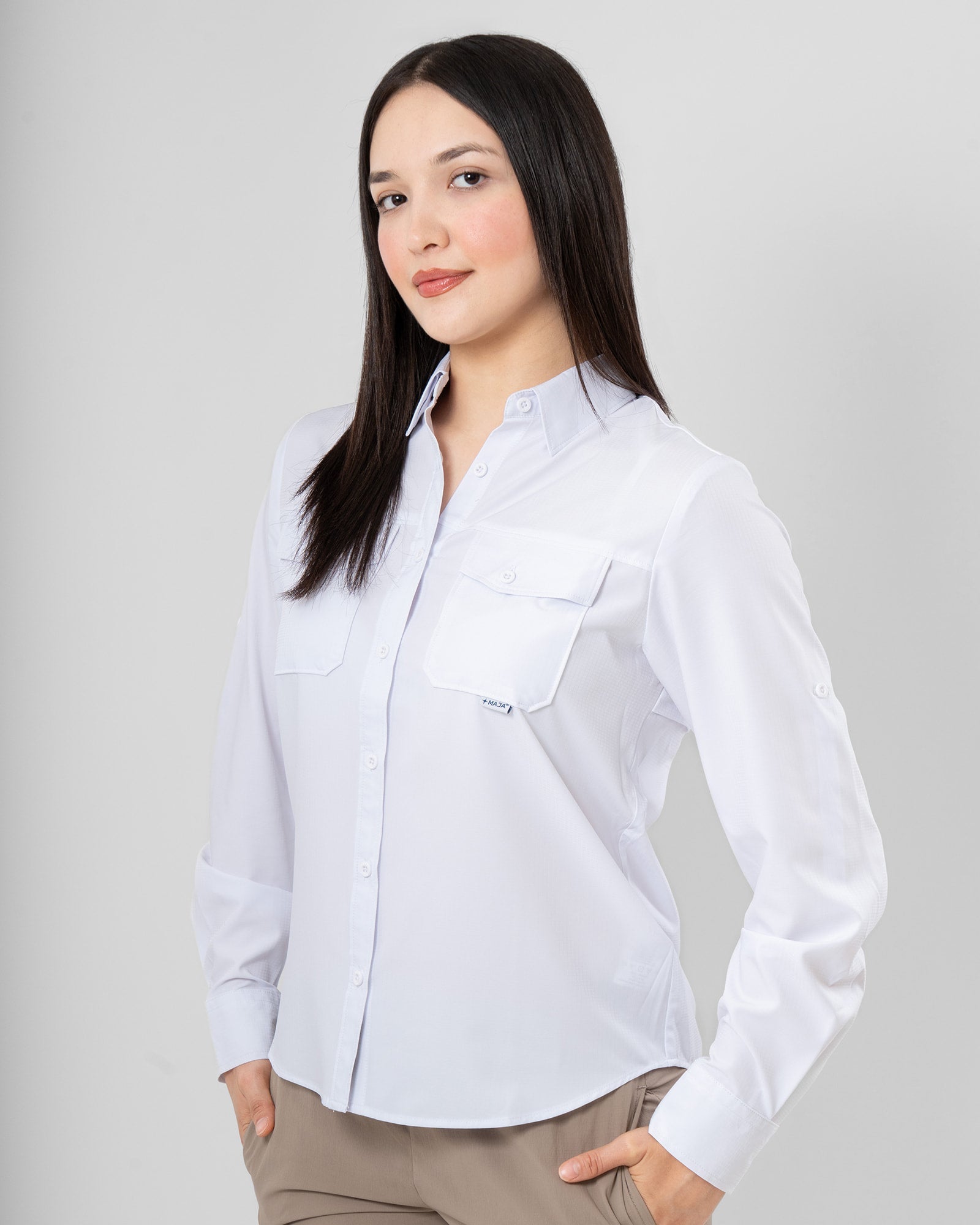 Camisa Outdoor Signature, Blanco completo, vista frontal, fit Regular, Poliéster, con Tela antidesgarro, ideal para oficina