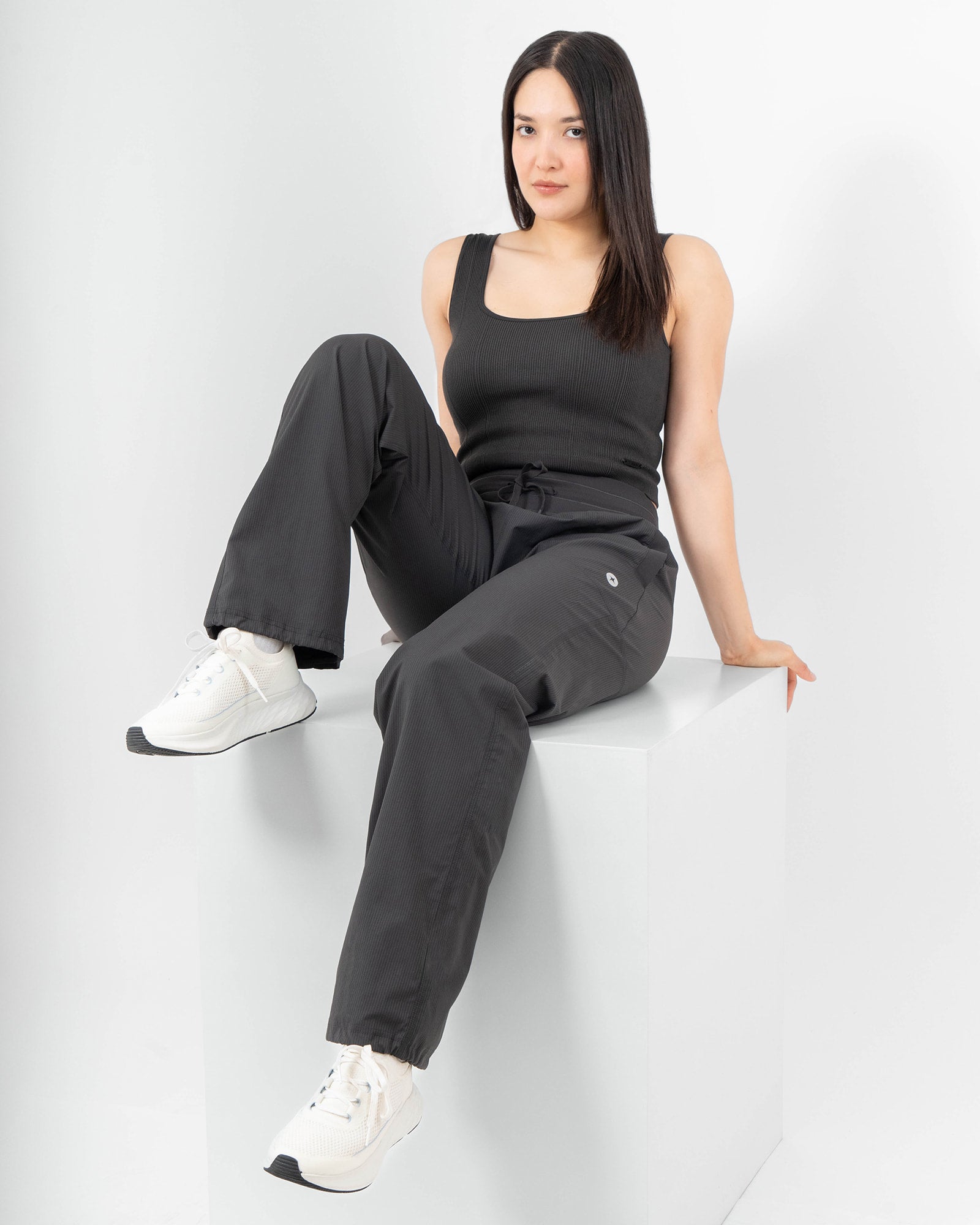 Jogger MAJA® Paz, Negro, detalle, fit Regular, Poliamida, con Tela estiramiento 2 vías, uso versátil