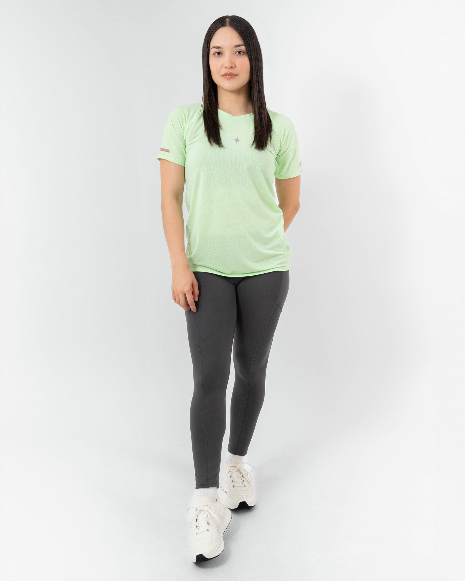 Playera MAJA® Estrella, Verde, detalle, fit Regular, Poliéster, con Branding con reflectivo, uso versátil