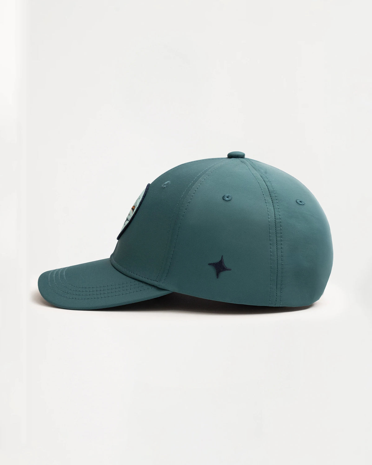 Gorra Snapback MAJA® Emblema Dorado