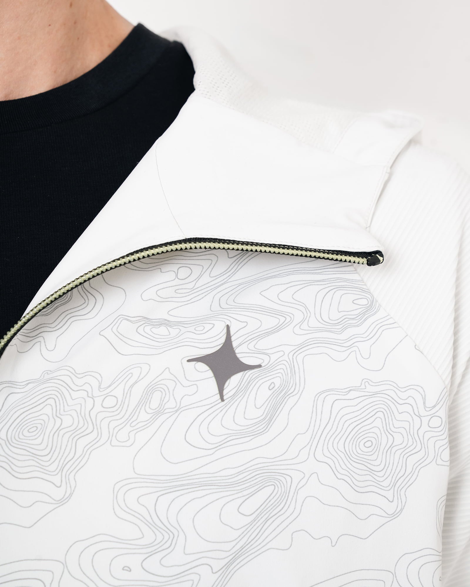 Chamarra Performance MAJA® Santo