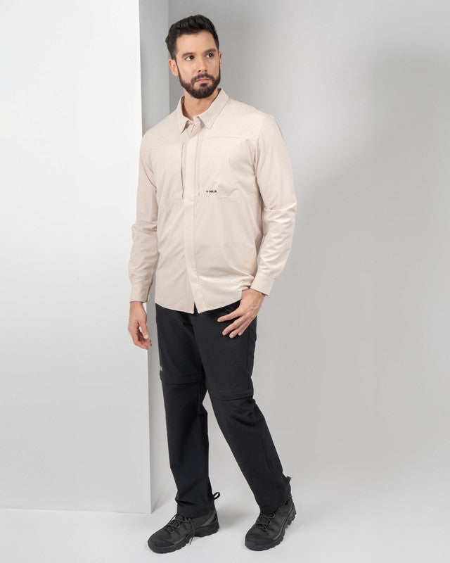 Camisa Pacífica, Khaki, detalle, fit Relajado, Poliéster, con Tela estiramiento 4 vías, ideal para oficina