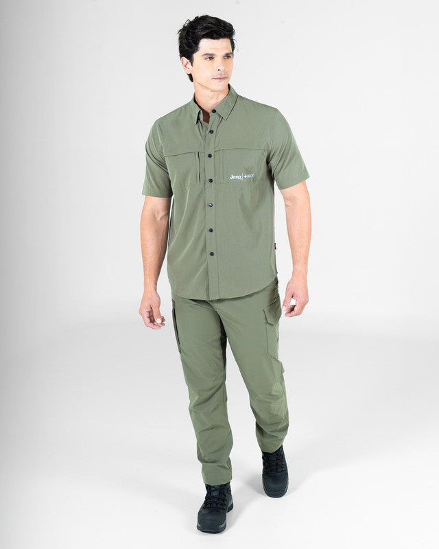 Camisa Fishing JEEP® x MAJA® Outdoor Cherokee Manga Corta, Verde, detalle, fit Relajado, Poliéster, con Tela estiramiento 4 vías, ideal para oficina