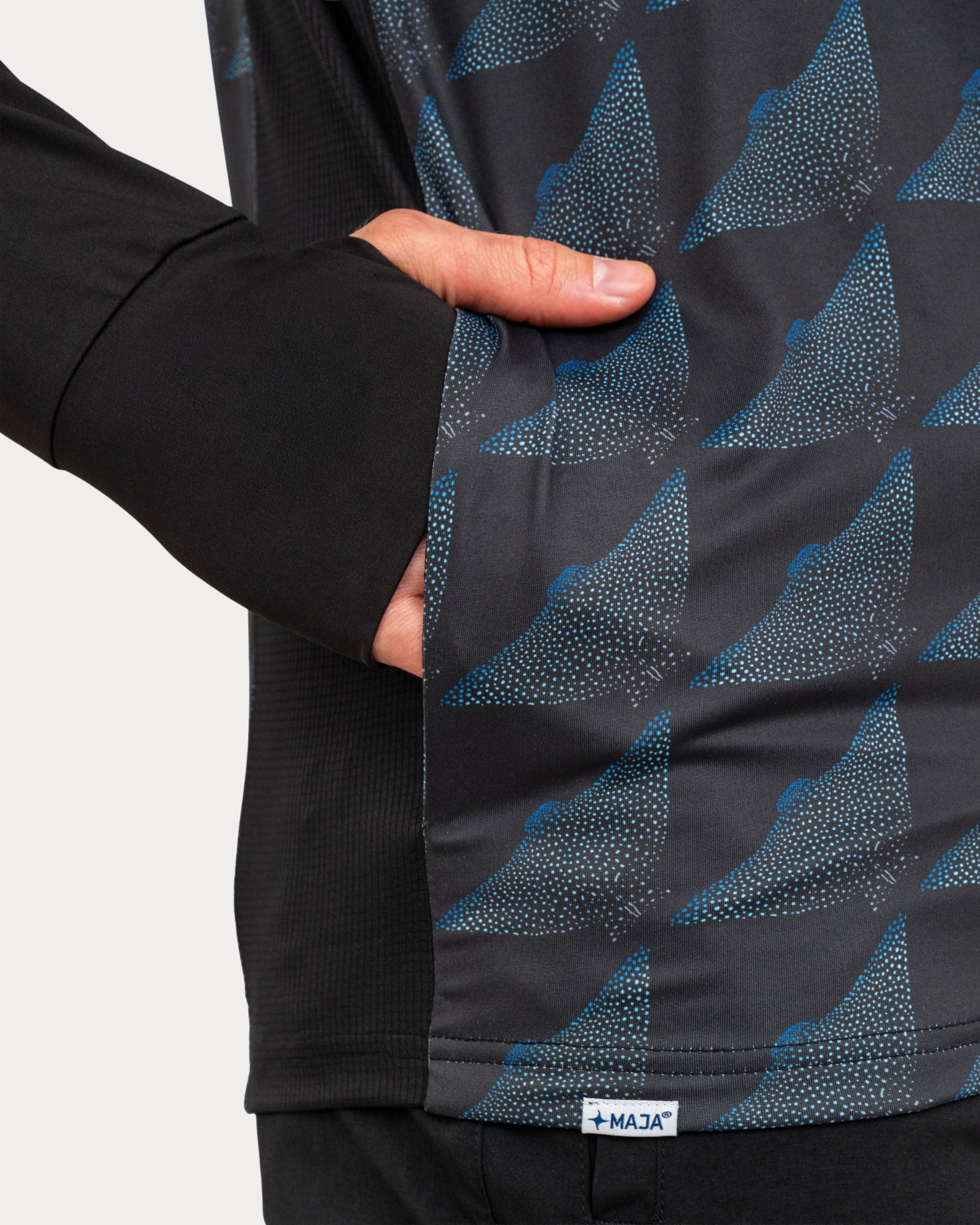 Camiseta Performance con Máscara Ambición