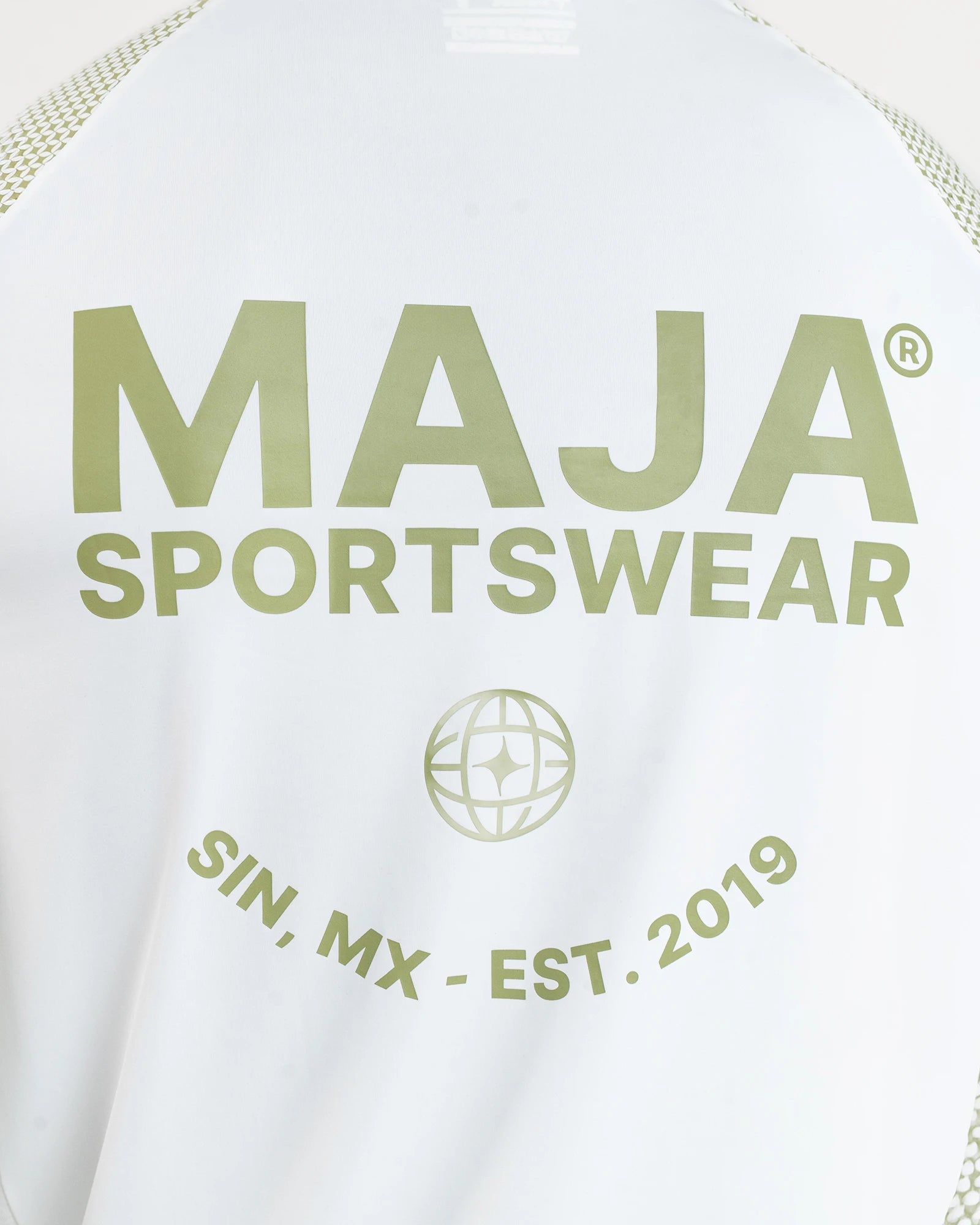 Playera Performance con Gorro MAJA® Marea