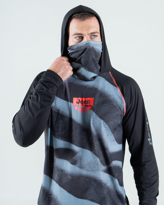 Rashguard Hoodie & Mask JEEP® x MAJA® Rubicon, Patrón duna negro, vista frontal, fit Relajado, Poliéster, con Páneles para ventilación, uso versátil