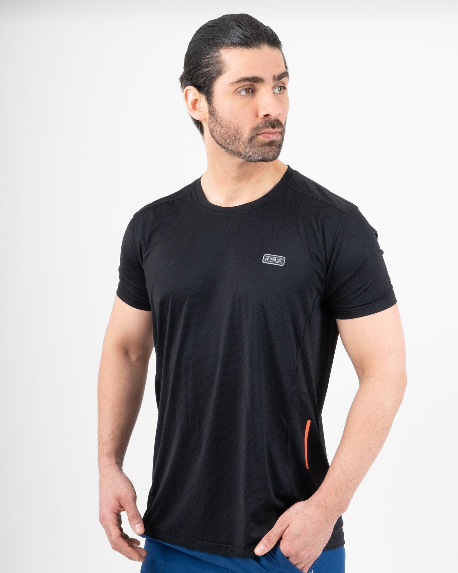 Playera Active MAJA®, Negro, vista frontal, fit Relajado, Poliamida, con Branding con reflectivo, uso versátil