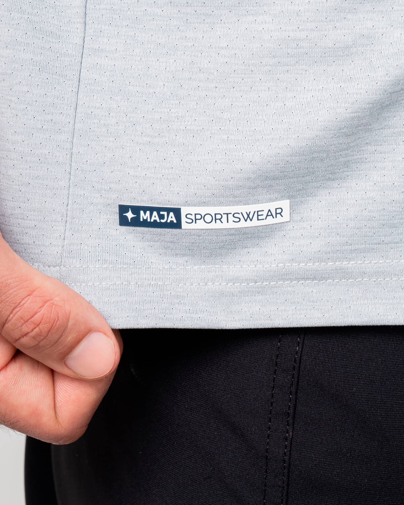 MAJA® Polo Active, Gris claro, detalle, fit Regular, Poliéster, con Protección UV UPF50+, uso versátil