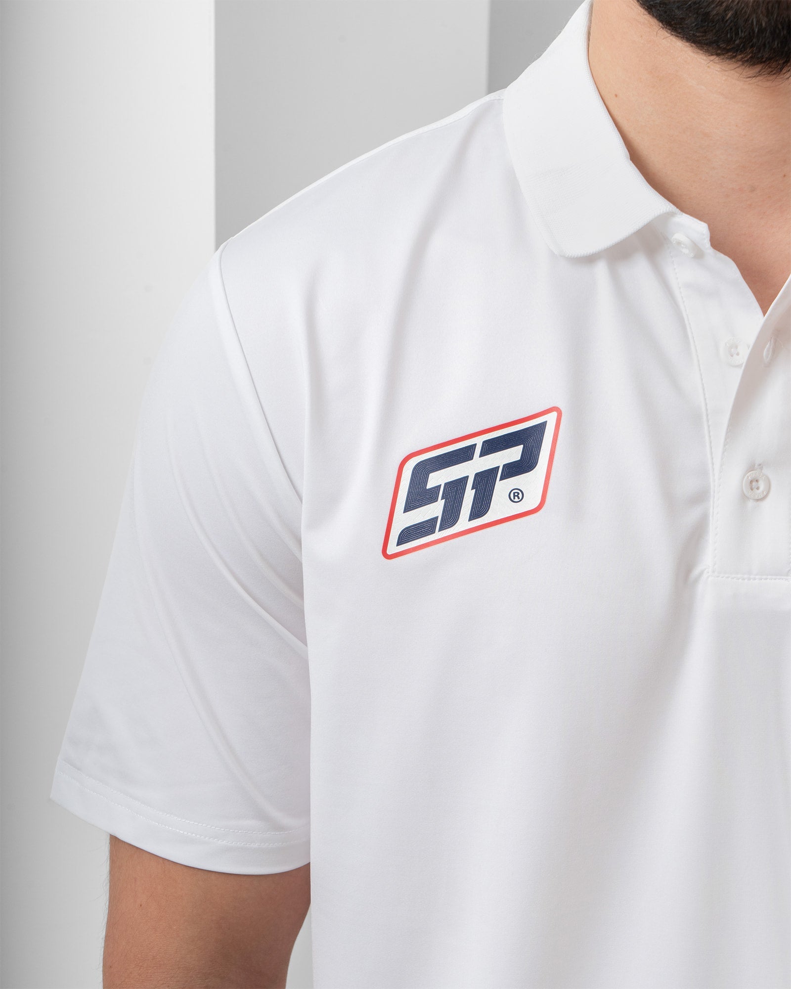 MAJA® Polo Race SP, Blanco, vista lateral, fit Regular, Poliéster, con Protección UV UPF50+, uso versátil