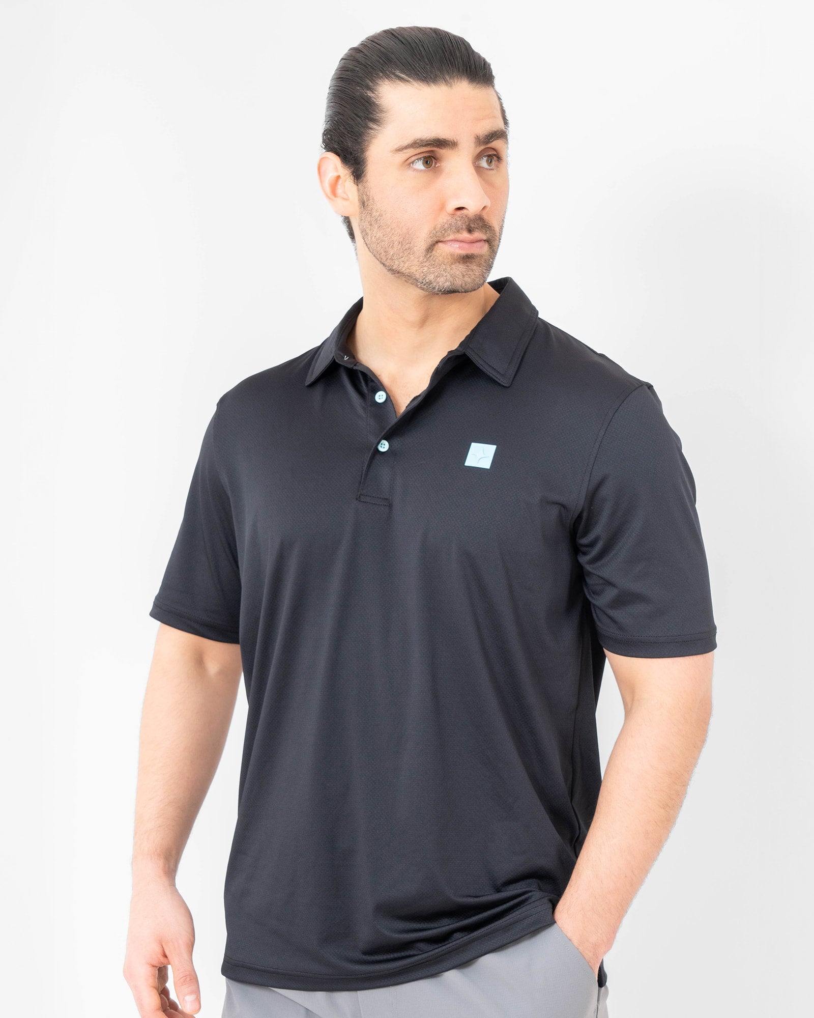 Polo Naval, Negro, vista frontal, fit Regular, Poliéster, con Tela estiramiento 4 vías, uso versátil