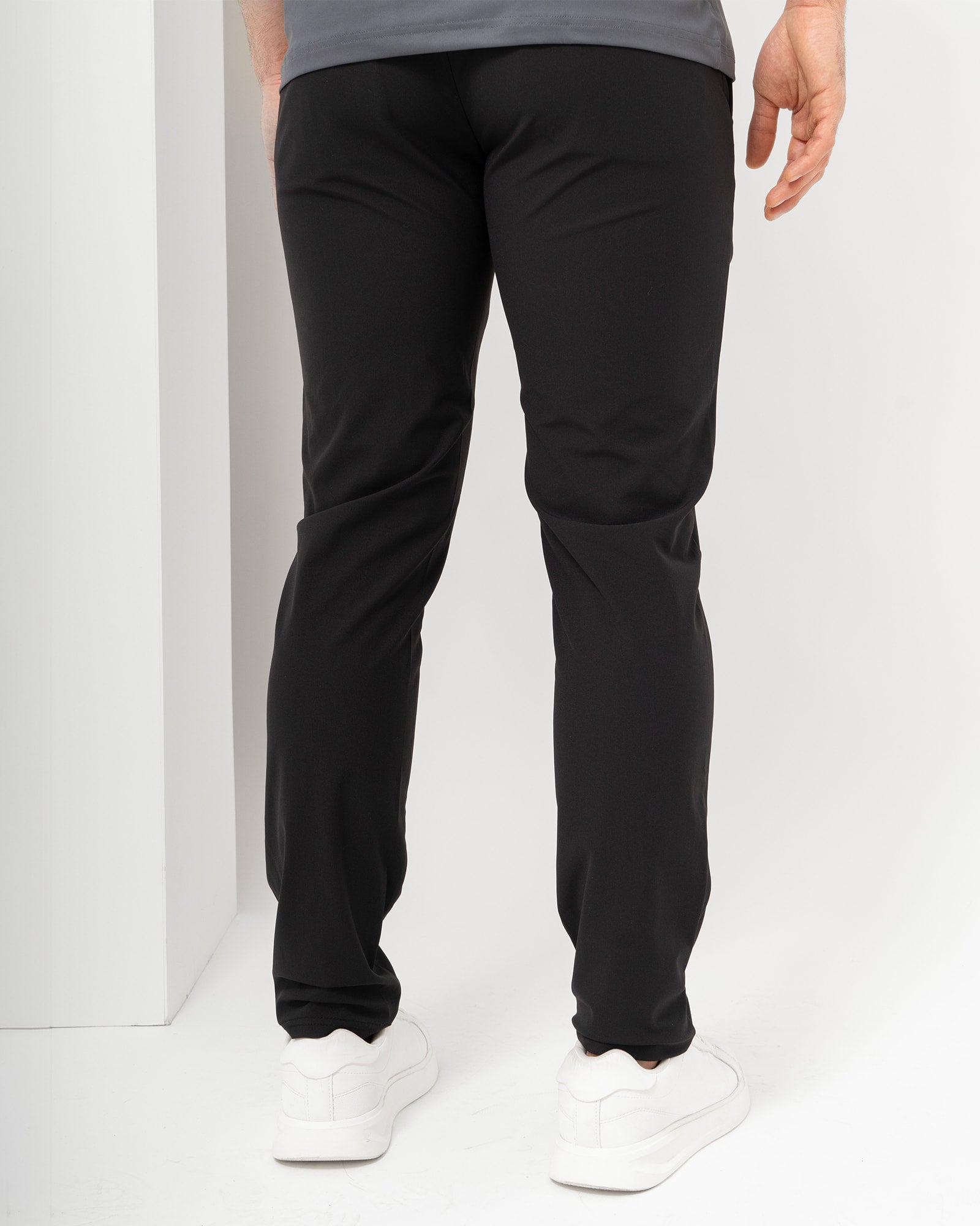 Pantalón Slim, Negro, vista posterior, fit Slim, Poliéster, con Tela estiramiento 4 vías, uso versátil