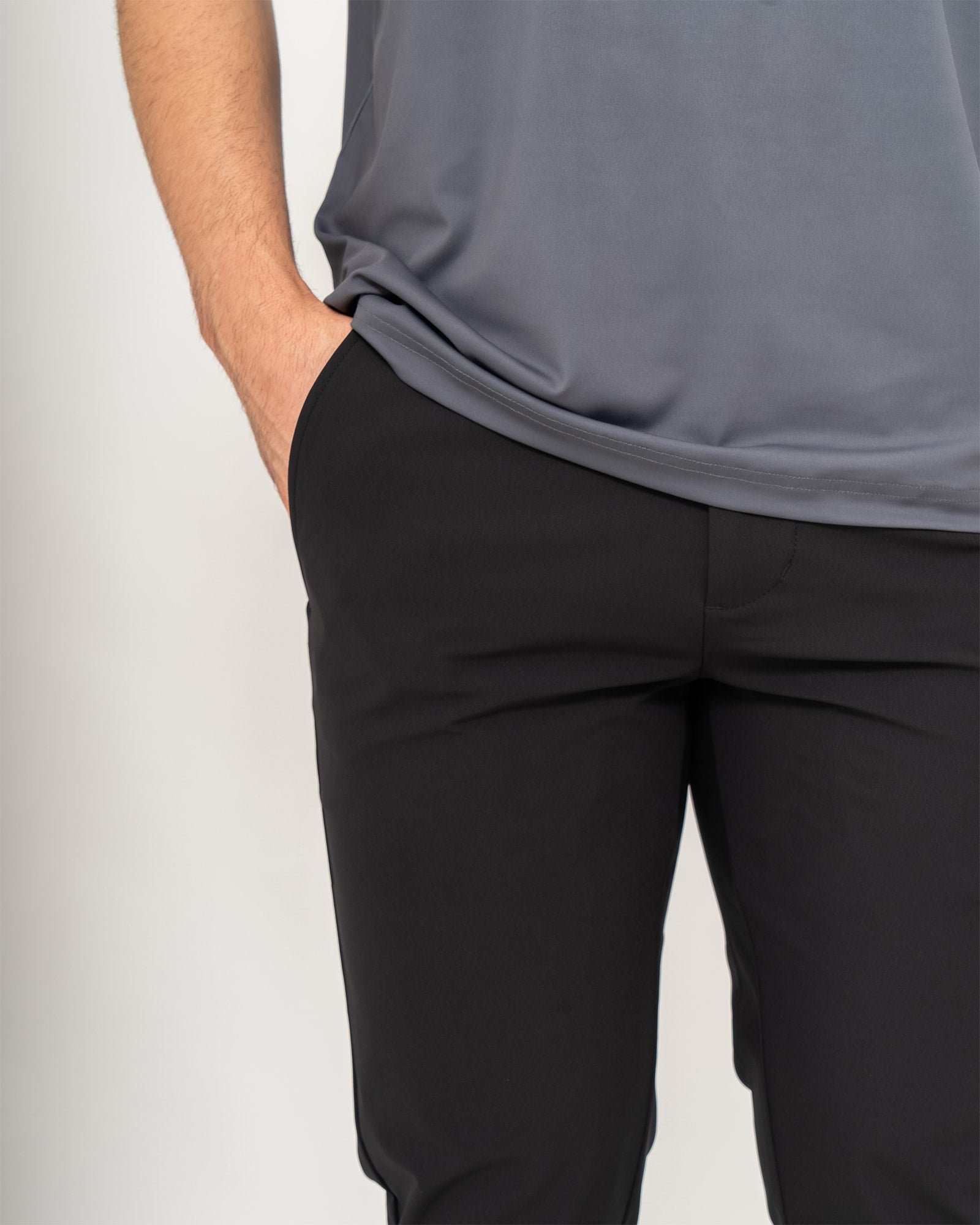 Pantalón Slim, Negro, vista lateral, fit Slim, Poliéster, con Tela estiramiento 4 vías, uso versátil