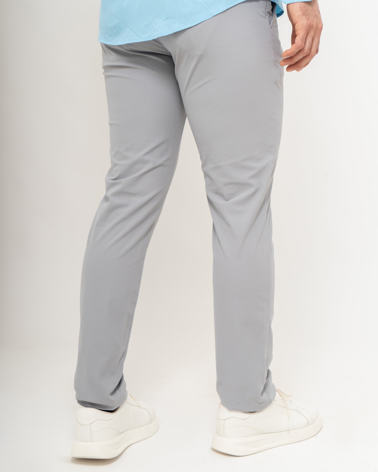 Pantalón Slim, Gris, vista posterior, fit Slim, Poliéster, con Tela estiramiento 4 vías, uso versátil