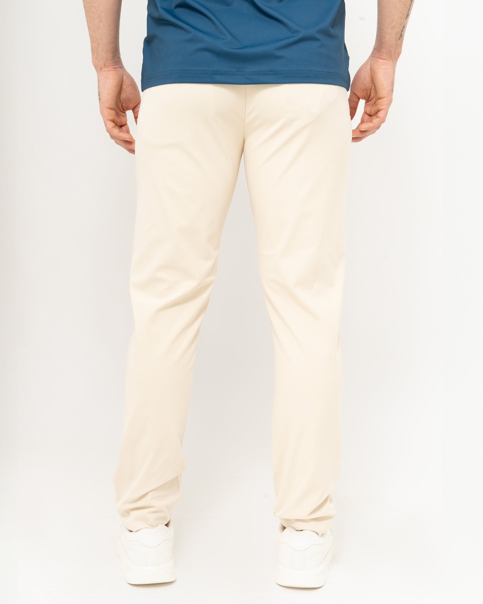 Pantalón Slim, Khaki, vista posterior, fit Slim, Poliéster, con Tela estiramiento 4 vías, uso versátil