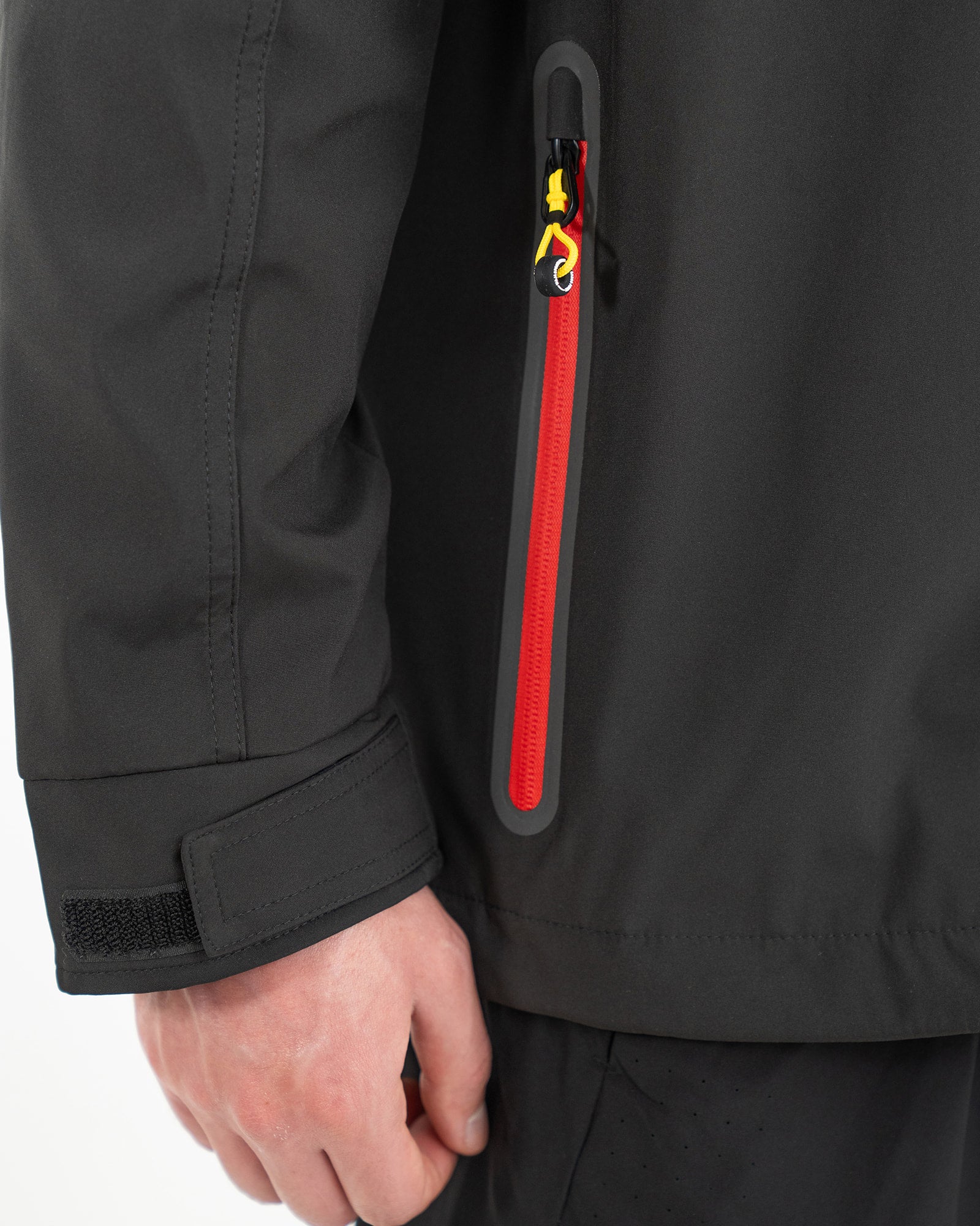 Chamarra Rompevientos MAJA® Grand Prix Edición Checo Pérez