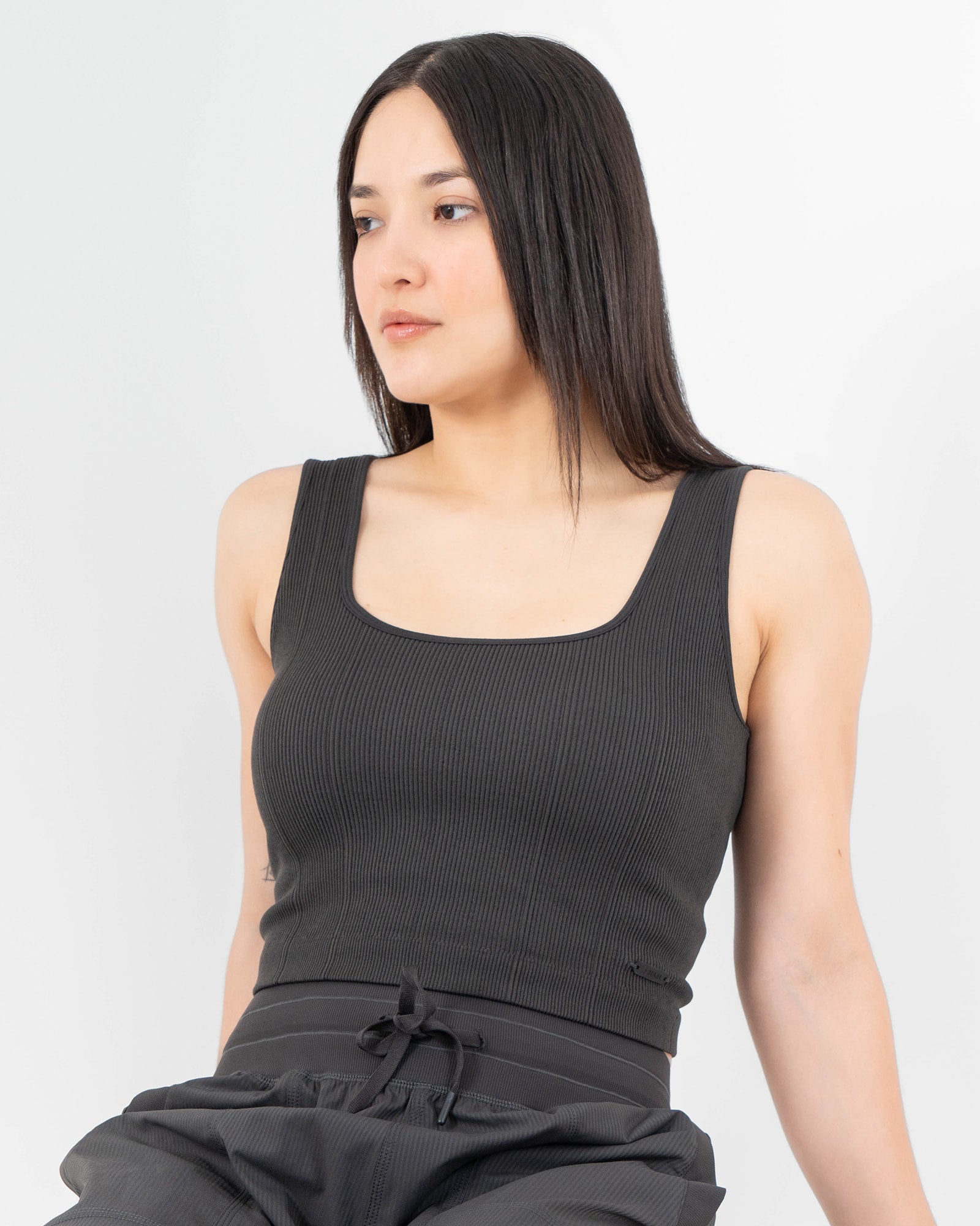 Top MAJA® Origen, Gris ceniza, vista frontal, fit Slim, Poliamida, con Tela estiramiento 4 vías, uso versátil