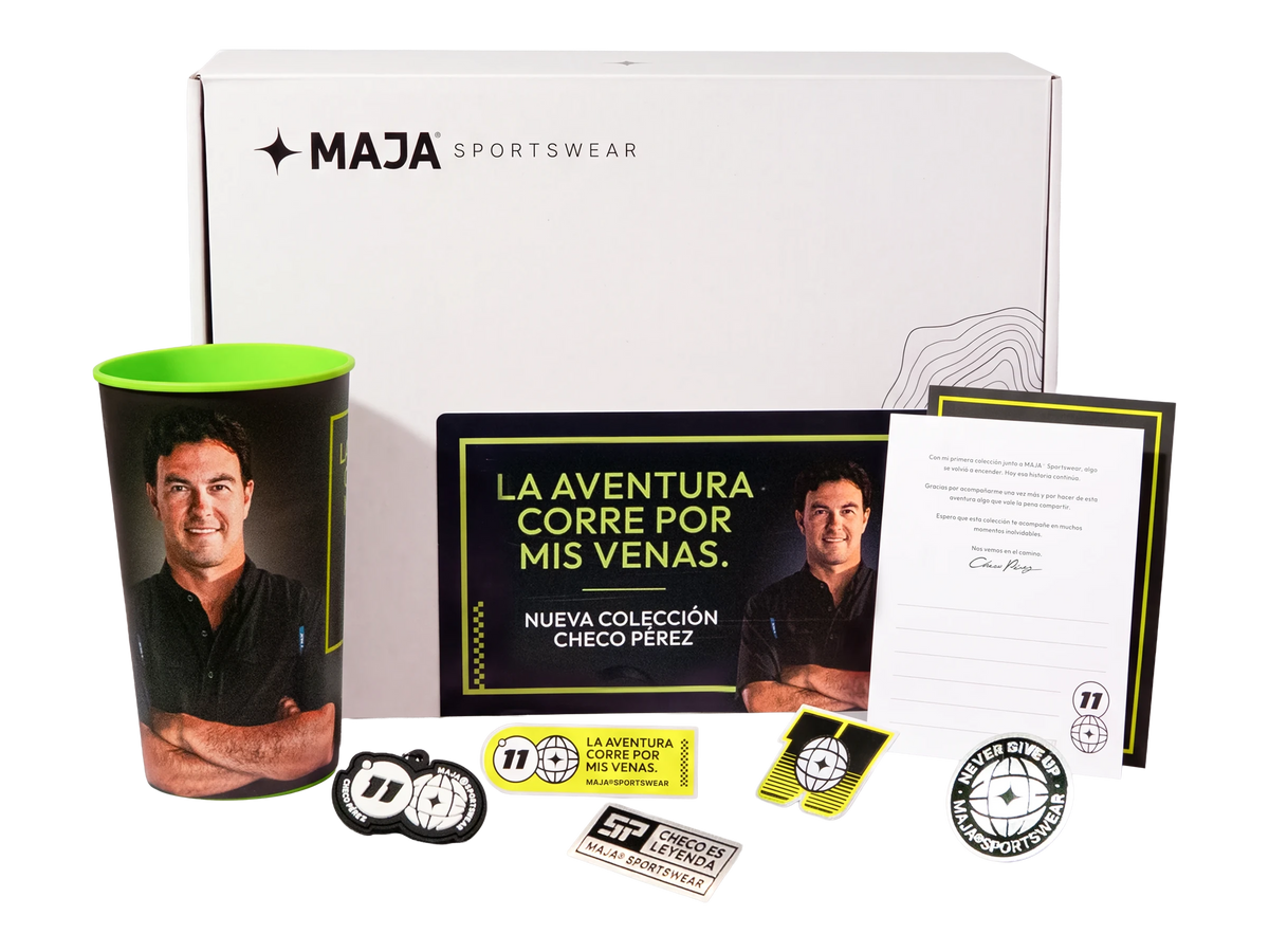 Regalo de colección: vaso o llavero, postal y stickers