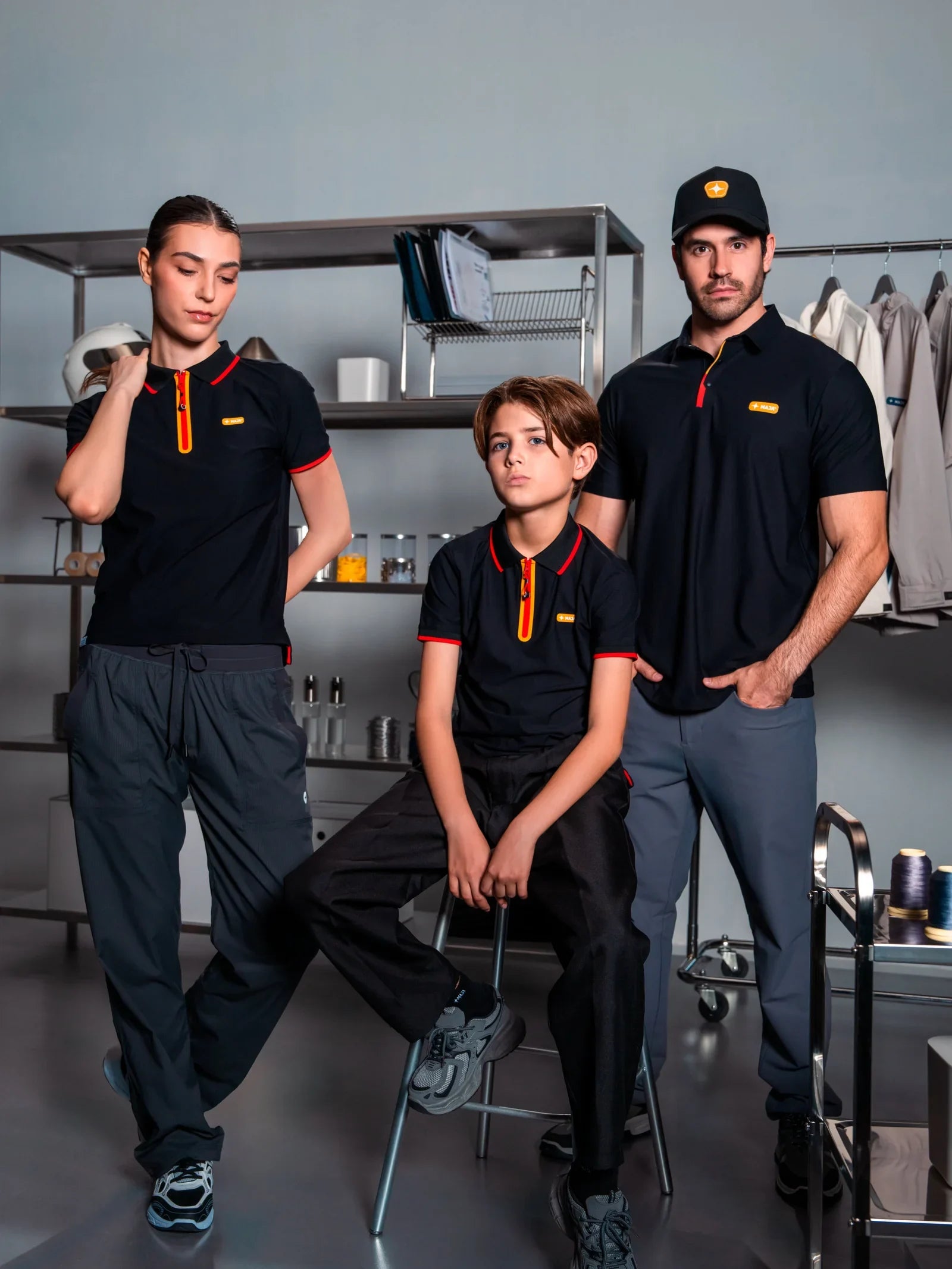 Familia en polos de la colección